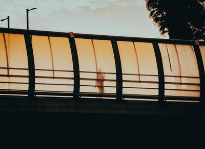 Abstract image representing airflow and breathing.